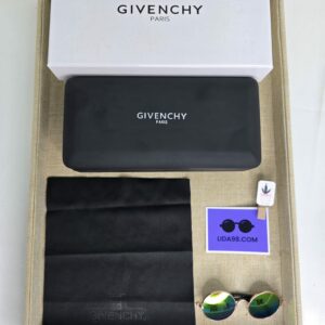 GIVENCHI